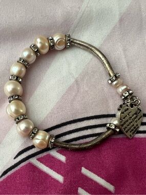 Elegant Pearl and Rhinestone Stretch Bracelet - Cream Pearls